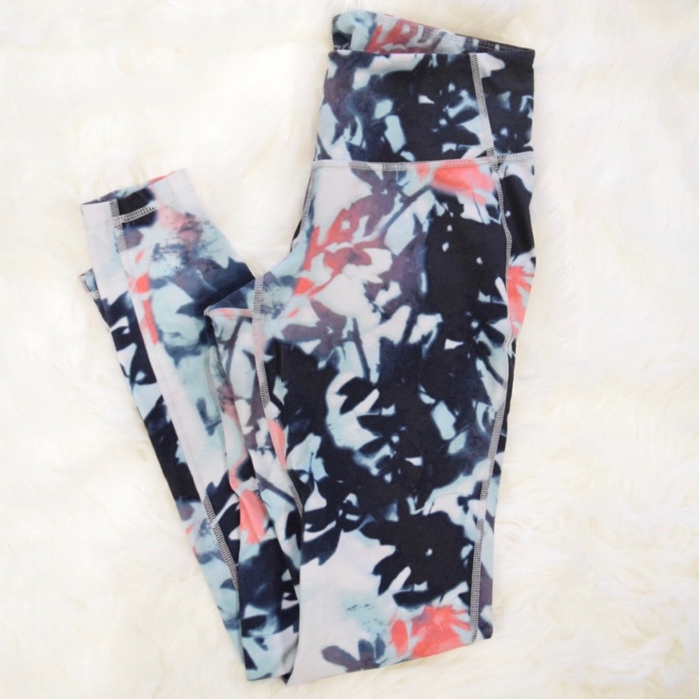 Old Navy Yoga Pants -Size Medium